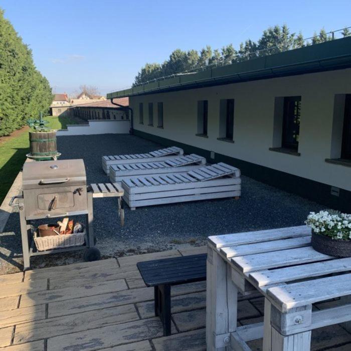 Penzion U Vinare Velke Bilovice Exterior photo